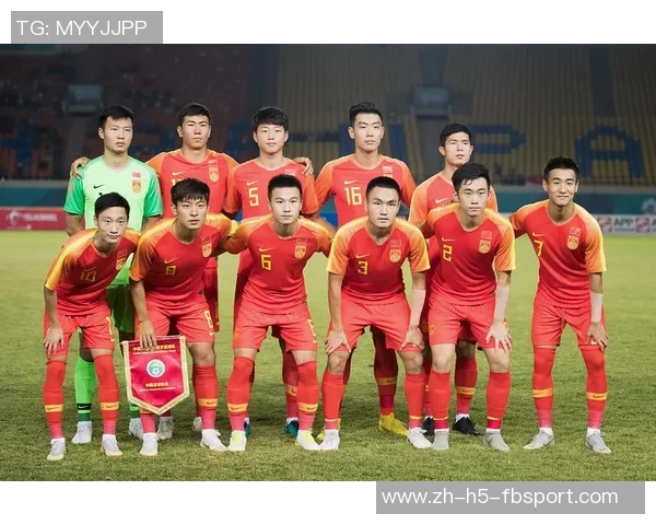 省足球队奋勇拼搏力争佳绩展现青春风采与团队精神